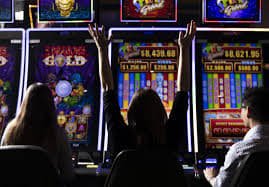 VIP9900 Myanmar Online Gaming Platform ကစားသမားများ Live Casino Sports Betting ကစားနေသည့် မြင်ကွင်း